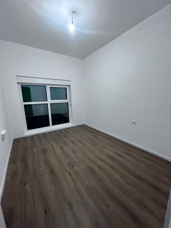 🏠 Appartamento 1+1 in affitto 📍 Residenca Kadiu – Ali Demi💰 Prezzo: 35.000 lekë/mese