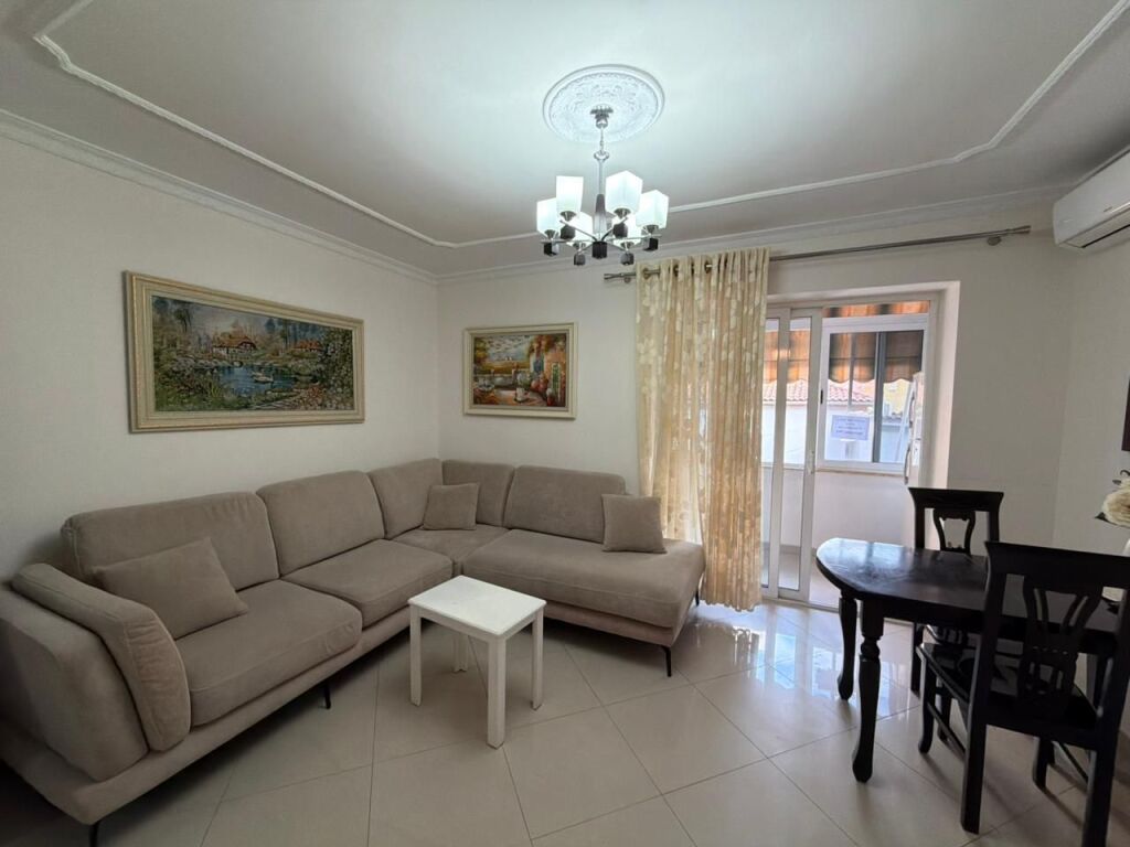 Shitet , Apartament 3+1 📍Pazari i Ri