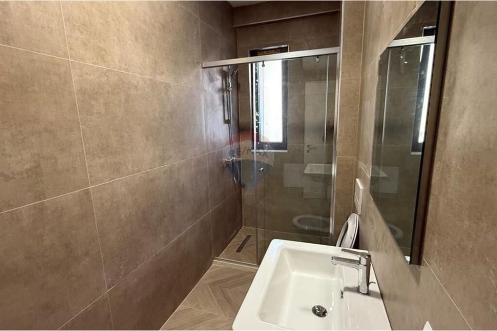 Apartment 3+1+2 for rent in the Porcelani area very close to TV Klan.