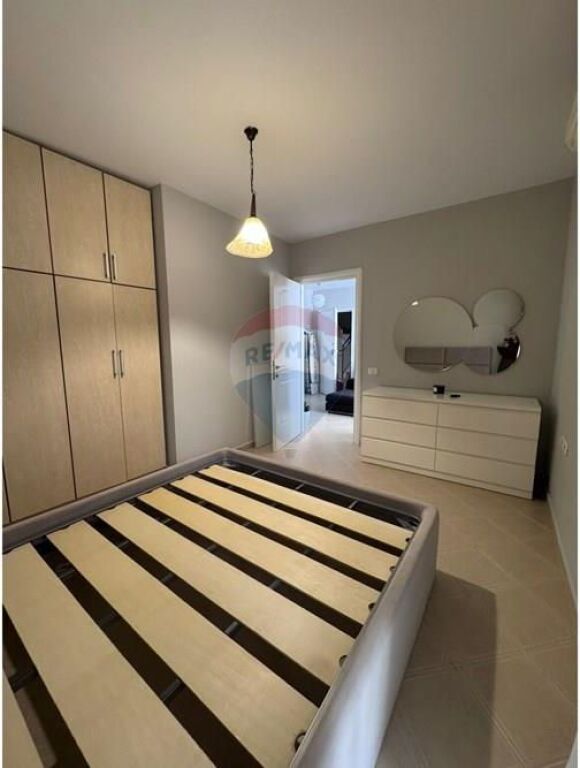 Apartament - Për Qira - Rruga Frosina Plaku, Tiranë