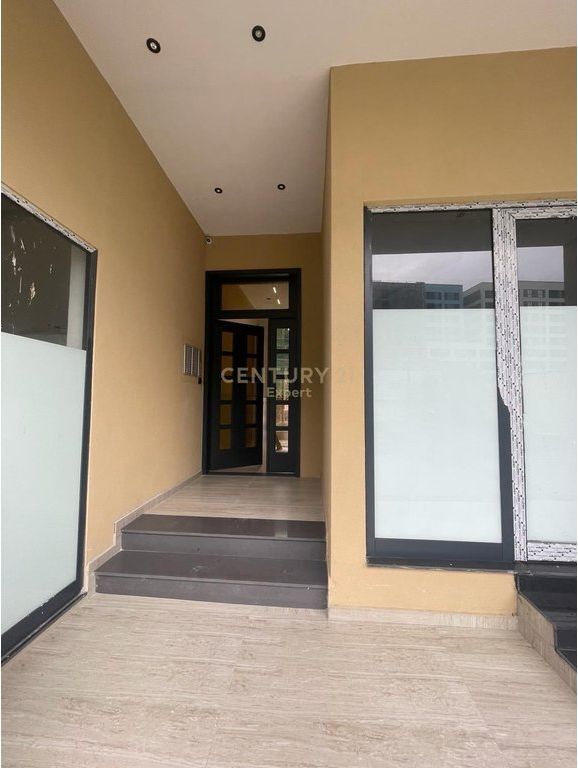 APARTAMENT 2+1 PER SHITJE NE RR. e KOKONOZEVE, PORCELAN !!
