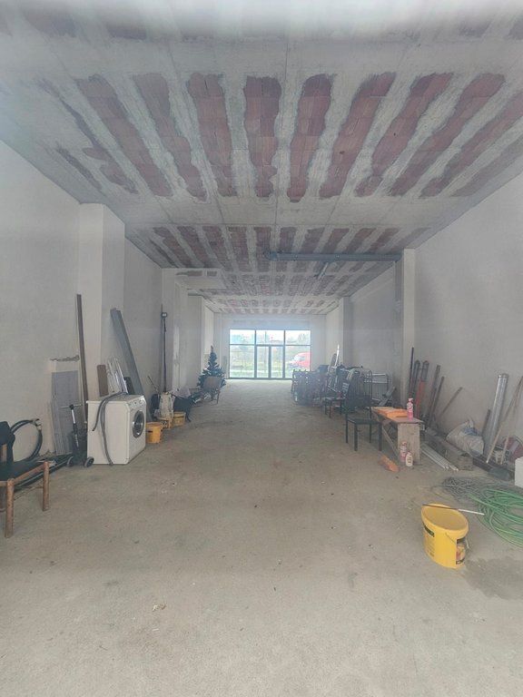 Locale Commerciale in Affitto – Oasis Residenza 2