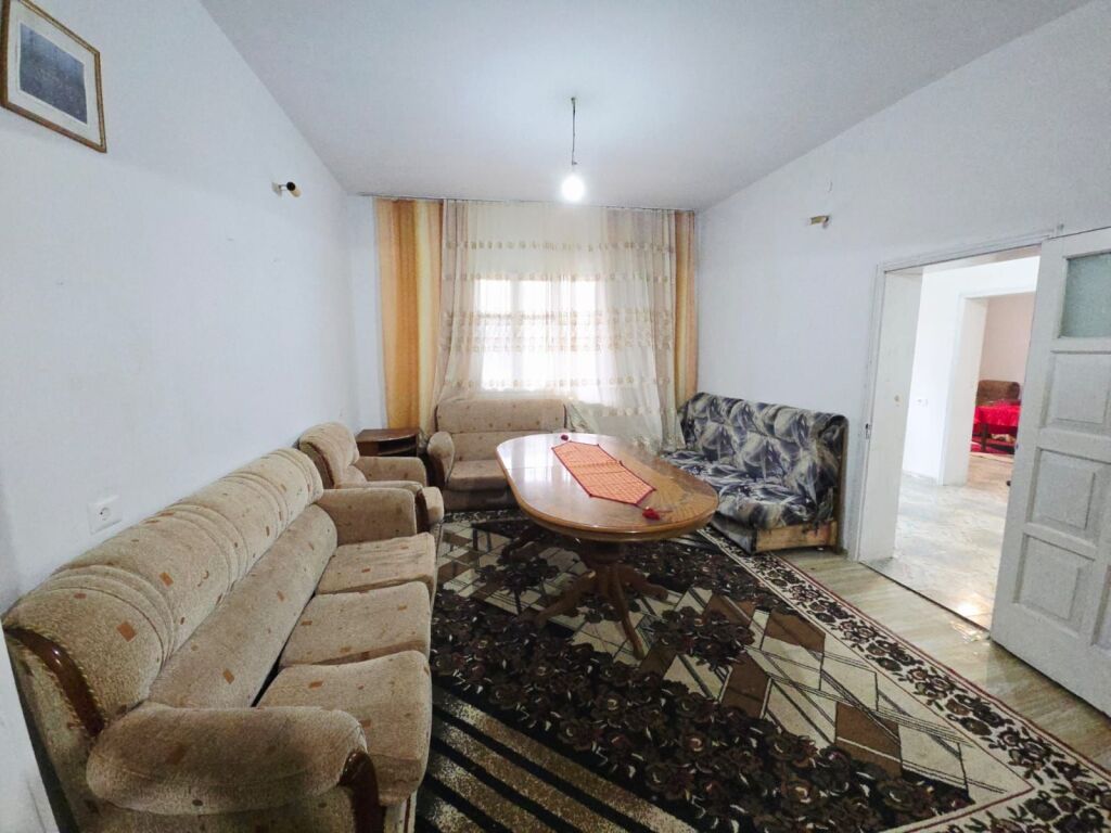 FIRST FLOOR OF A PRIVATE VILLA FOR RENT IN SHKALLNUR
