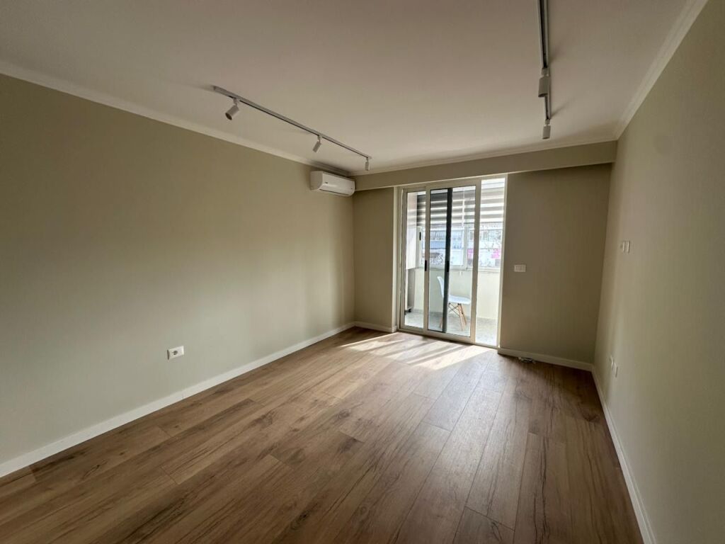 Apartment 1+1 for sale at 21-Dhjetori.