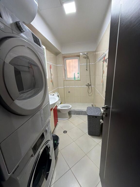 Shitet , Apartament 3+1 📍Pazari i Ri