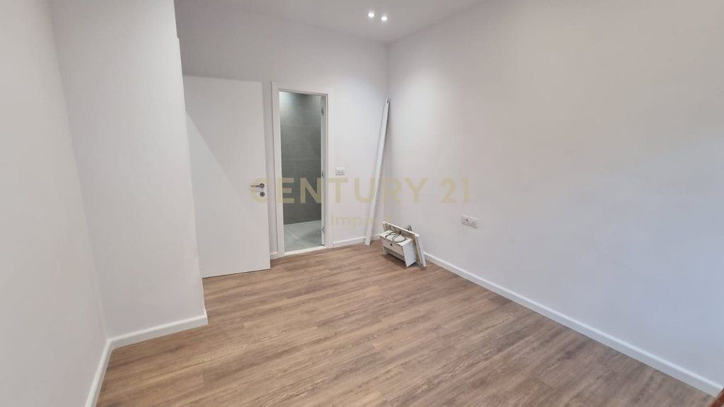 Apartment 2+1+2 For Sale Dry Lake