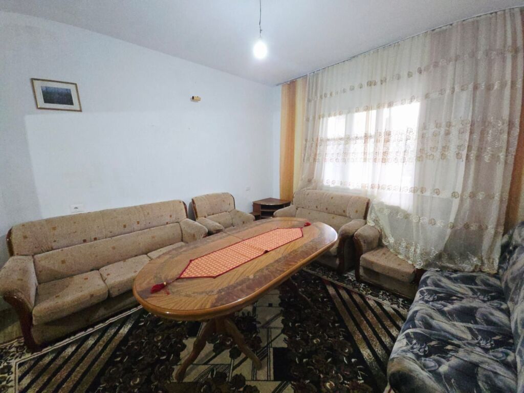 FIRST FLOOR OF A PRIVATE VILLA FOR RENT IN SHKALLNUR