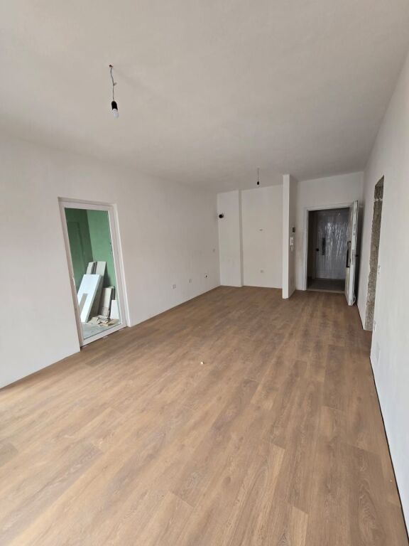 📌Shitet Apartament 2+1+2 – Kompleksi Tirana Entry 2