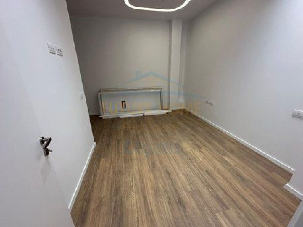 In vendita, Appartamento 2+1, Via Eduard Mano, Lago Secco, Tirana.