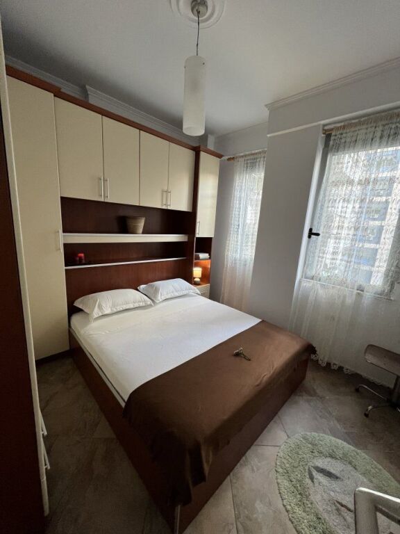 Jepet me qira apartament 2+1