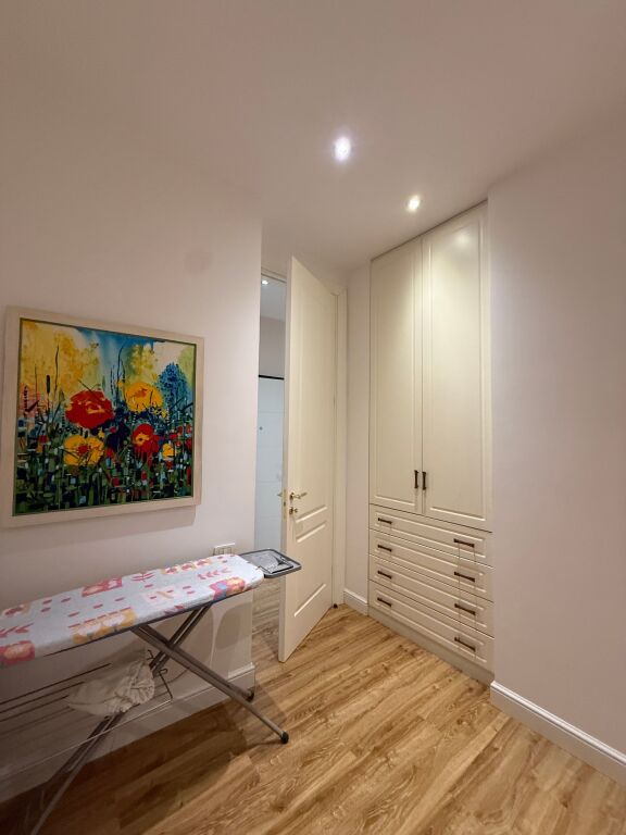 🏠IN AFFITTO Super Appartamento 2+1+2+balcone 📍Park Gate, Via Elbasan 🏢Edificio nuovo, ben gestito 🛋️Arredamento moderno✨  💶 Prezzo: 1500€   