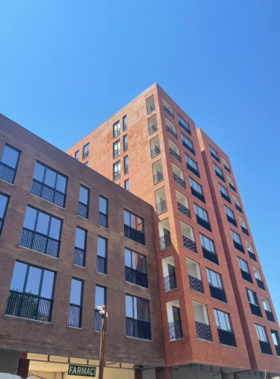 🏡 Vendesi in vendita 2+1+2 – Siri Kodra, vicino al Nuovo Viale 📍