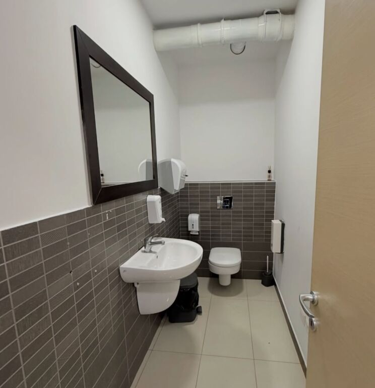 Modern Office for Rent at Delijorgji Complex 187 m2 !