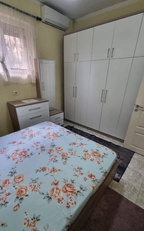 APARTAMENT ME QERA 2+1 21 DHJETORI 50.000 LEKE