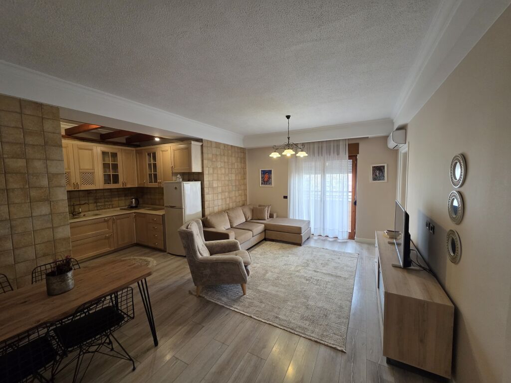 Qender Tirane Shitet Apartament 2+1+2
