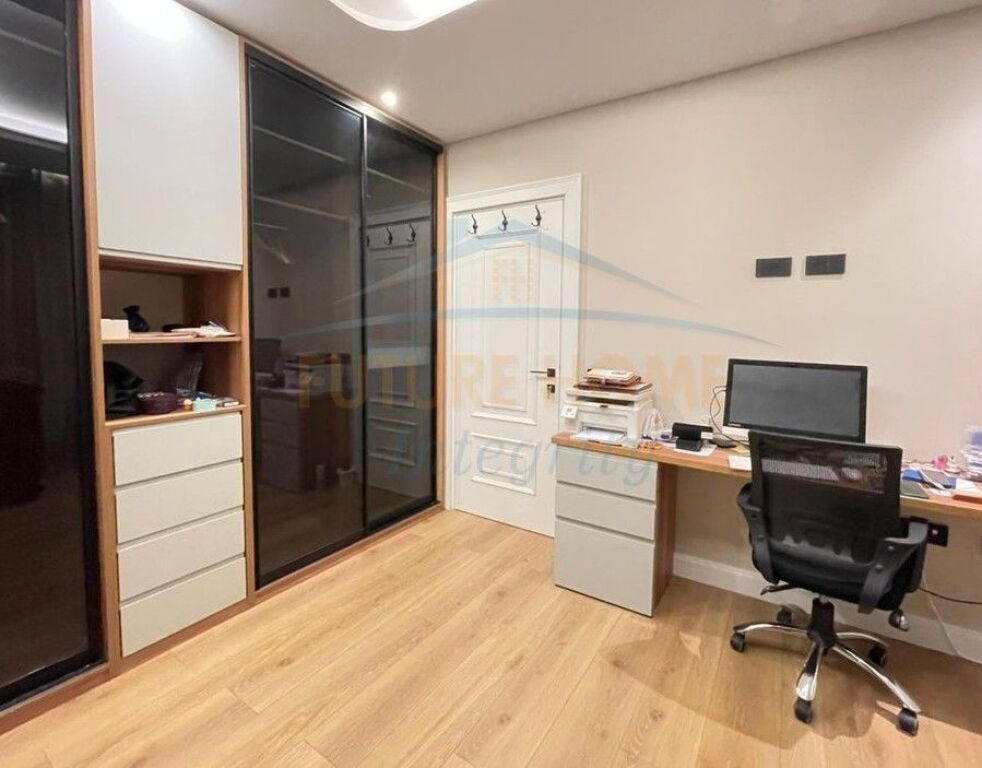 Qera, Apartament 2+1+2, Shallvaret, Tiranë..