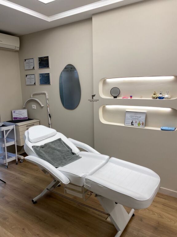 NEGOZIO IN AFFITTO 85 M2 PONTE DI NESHARAKU 1.500 EURO
