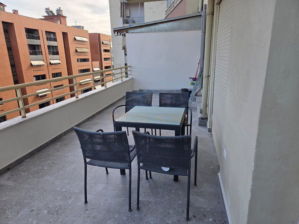 Qera, Apartament 2+1+2 Rruga Panorama