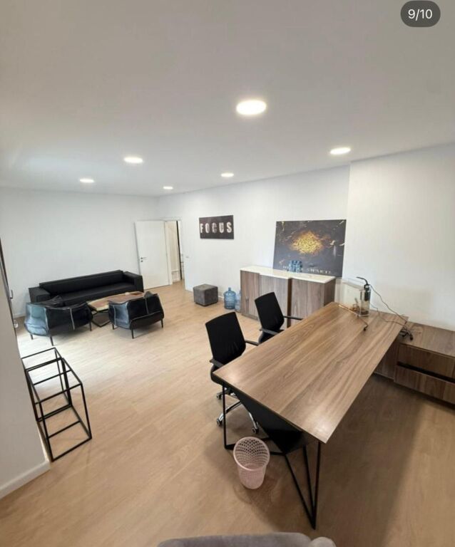 Office for rent at the Delijorgji Complex