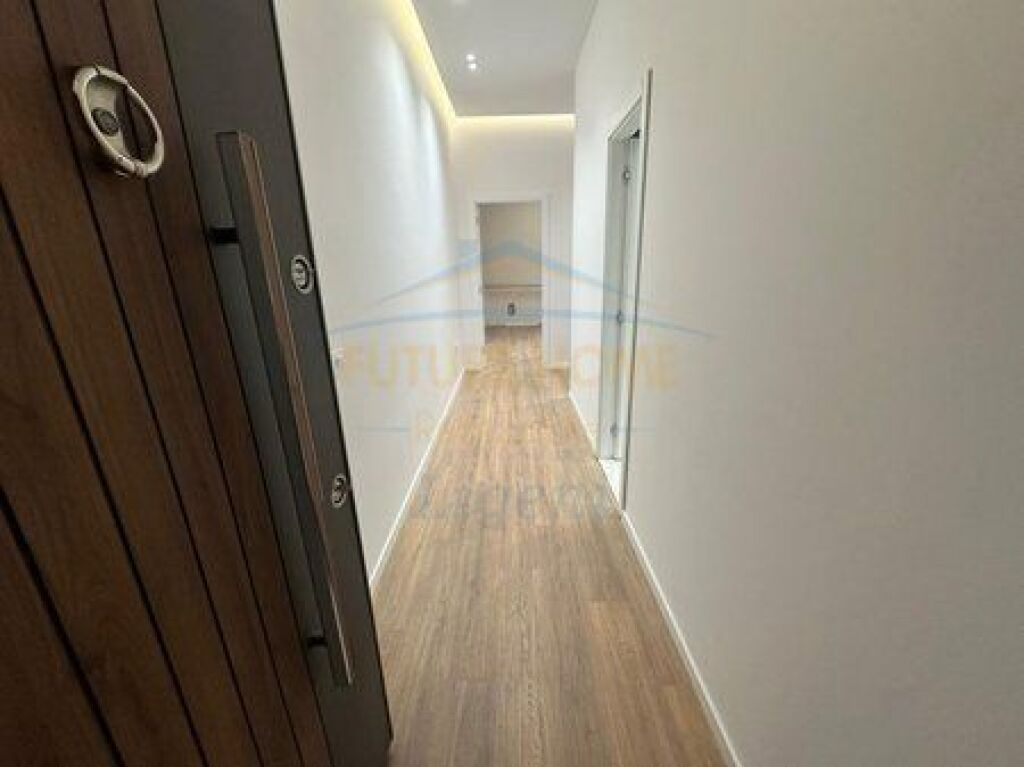 In vendita, Appartamento 2+1, Via Eduard Mano, Lago Secco, Tirana.