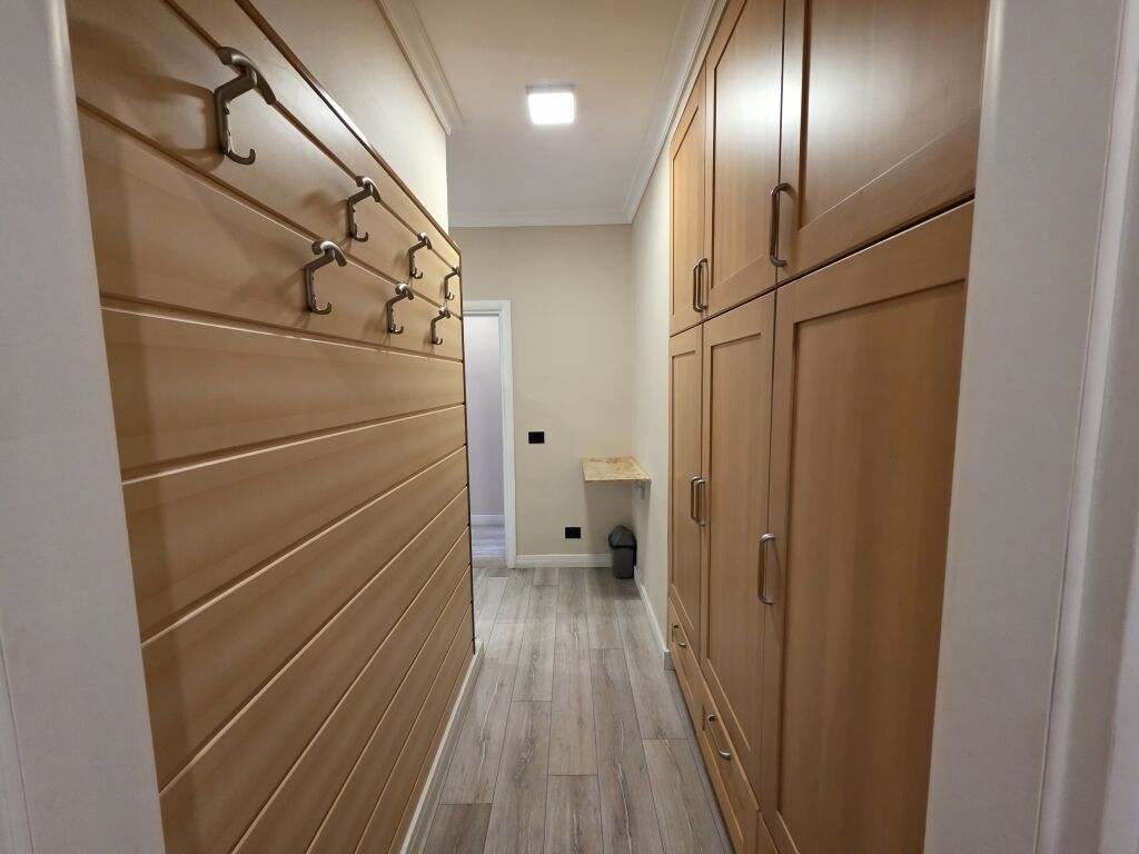 Qender Tirane Shitet Apartament 2+1+2