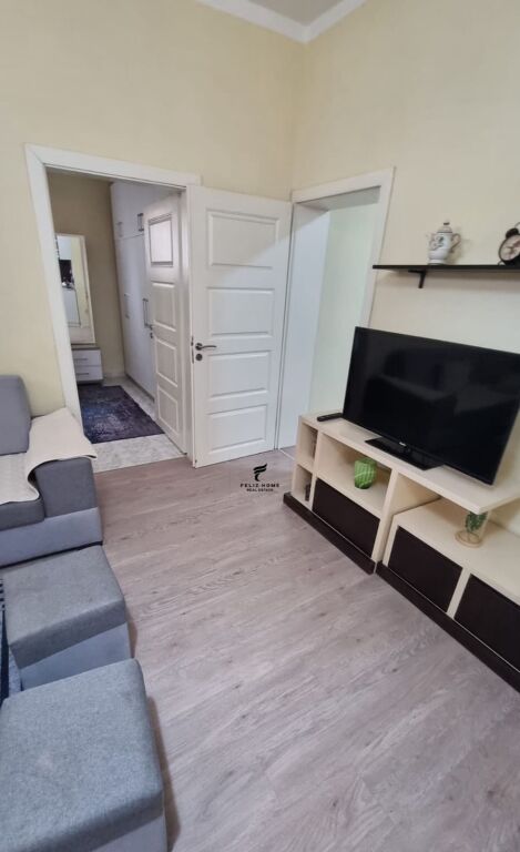 APARTAMENT ME QERA 2+1 21 DHJETORI 50.000 LEKE
