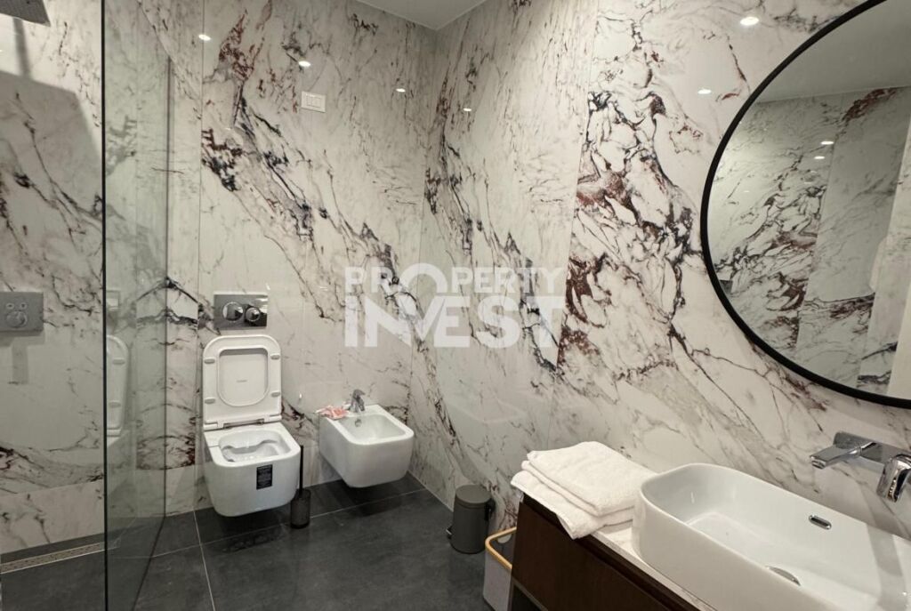 Apartment 2+1+2+parking space for sale at Lake View Residence, Lake