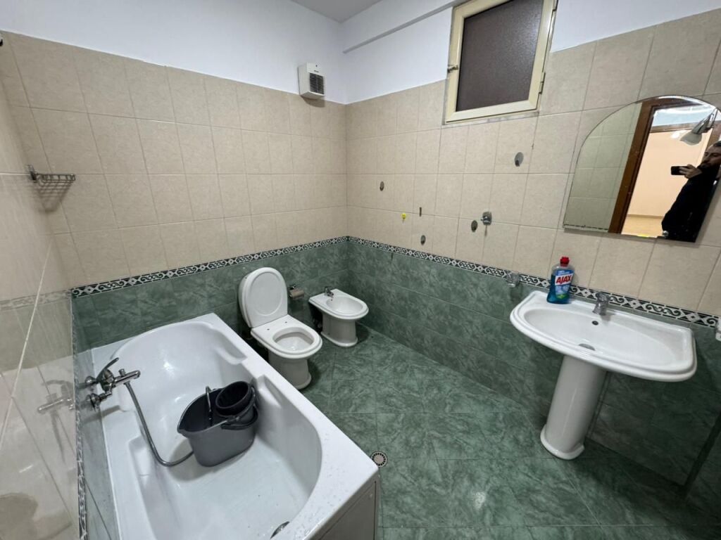 🏢 Appartamento 2+1+2 in affitto  📍 Indirizzo: Don Bosko, vicino a Credins Bank💰 Prezzo: 800 €