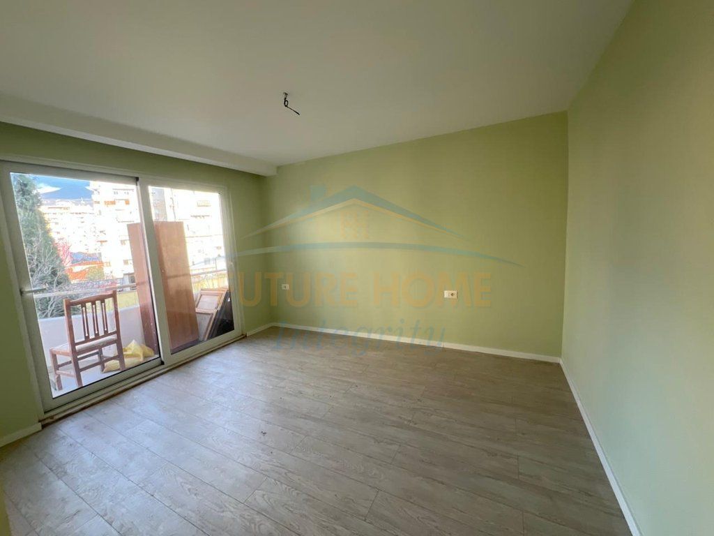 Qera, Apartament 3+1 për Zyra, 9 Katëshet, Tiranë.