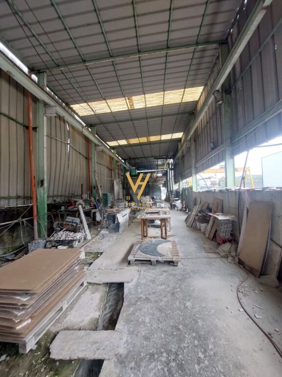 SHITET MAGAZINE+TRUALL 2.800 M2 NE VORE 84.000.000 LEKE