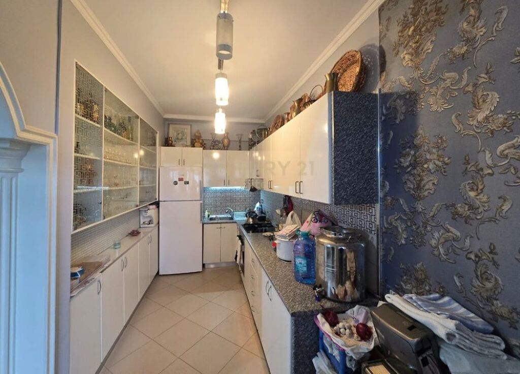 Appartamento 2+1+2+Posto Auto In Vendita a Irfan Tomini, Tirana - 320,000€ | 130 m²