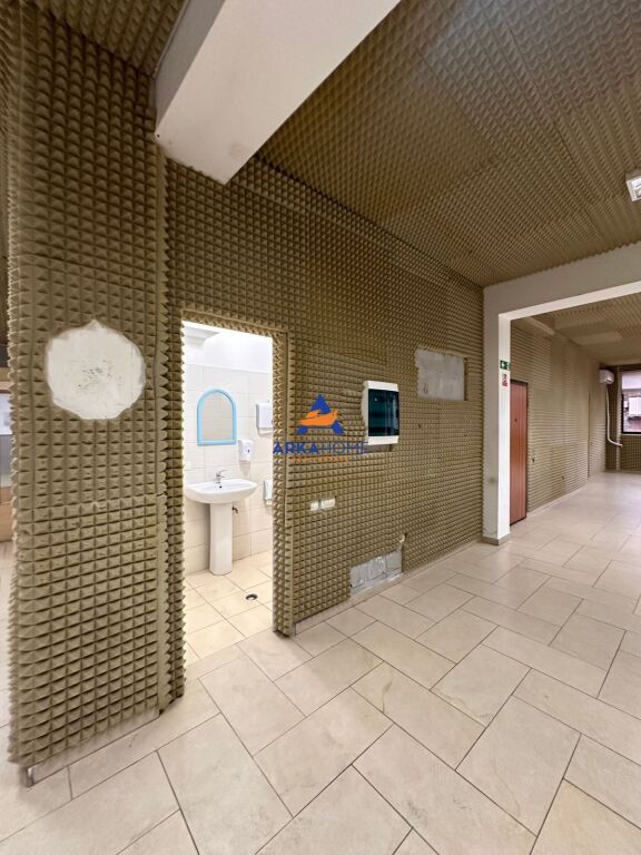 JEPET ME QERA NJËSI BIZNESI 350 M² "QYTETIT STUDENTI" 3.000 € / MUAJ