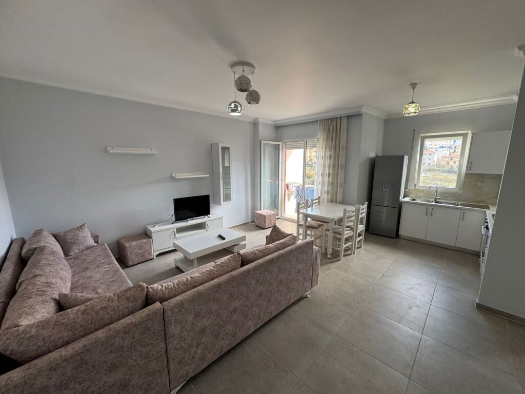 🏢 Appartamento 1+1 in affitto  📍 Indirizzo: Ali Demi, Complesso Darling 💰 Prezzo: 45000 lek (trattabile)