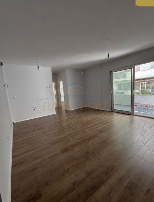 For sale, Apartment 2+1+2, Dajti Street, Fresk