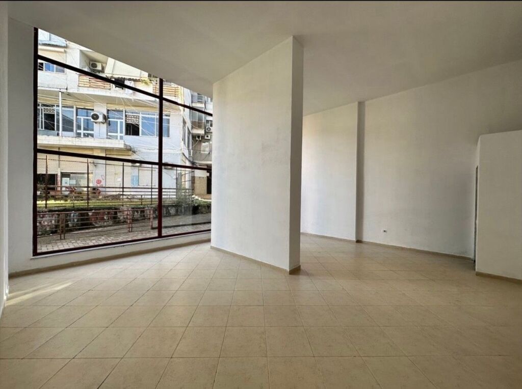 NEGOZIO IN AFFITTO 60 M2 EX MERCATO ELETTRICO 75.000 LEKE