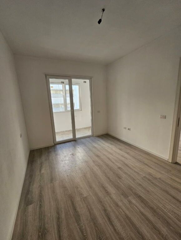 🏢 Vendesi in vendita Appartamento 1+1 – Complesso E-88