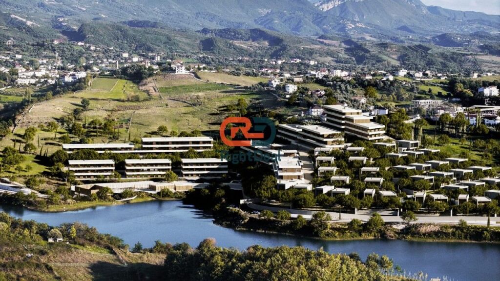In Vendita Appartamento 1+1 Con Cortile Presso Residenca Farka Front Lake!!