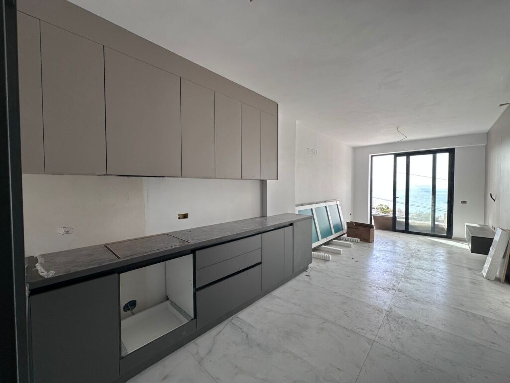Sarande sale Apartment with view  
