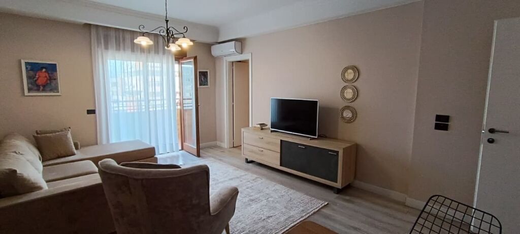 VENDIAMO DUE SUPER APPARTAMENTI 1+1 E MONOLOCALE NEL CENTRO AL 9° PIANO 112 M2