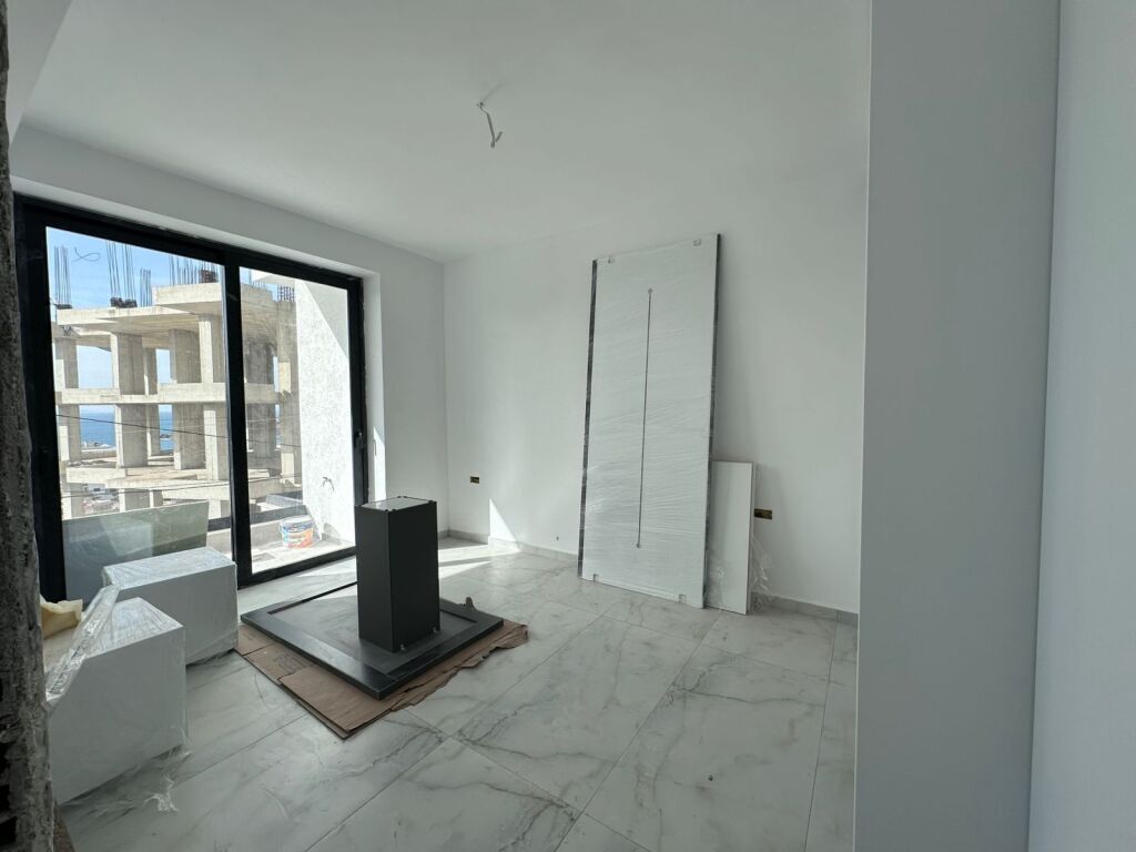 Sarande sale Apartment with view  