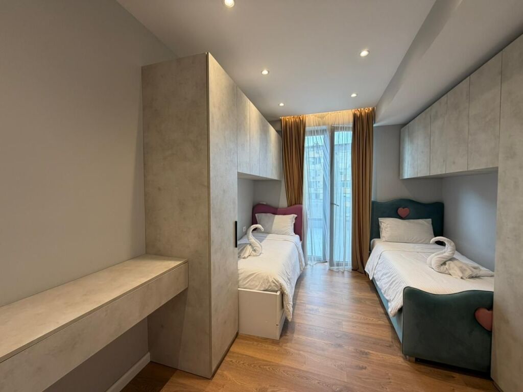 Apartment 3+1+Parking for rent at the Olympic Complex at the Paris Commune.
