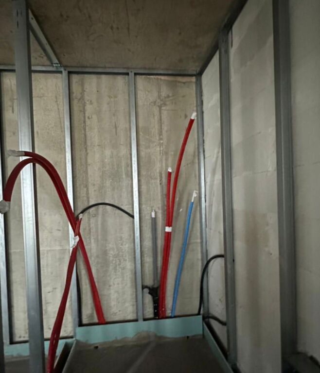 🏢 Shitet Apartament 3+1 – TIRANA’S ROCK, Sheshi Skënderbej