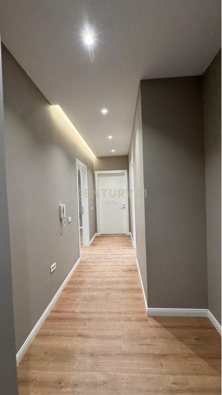 Appartamento 1+1+ 1 posto auto in affitto nel Complesso Xheluks, Via Elbasan!