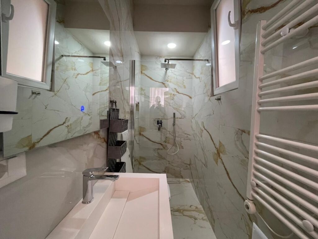 Apartment 1+1 for rent near Rruga e Kavajes by Globe.