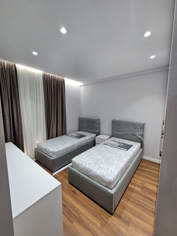 Apartament modern 2+1 tek Ish Fusha e Aviacionit!
