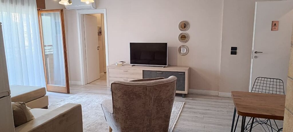 VENDIAMO DUE SUPER APPARTAMENTI 1+1 E MONOLOCALE NEL CENTRO AL 9° PIANO 112 M2
