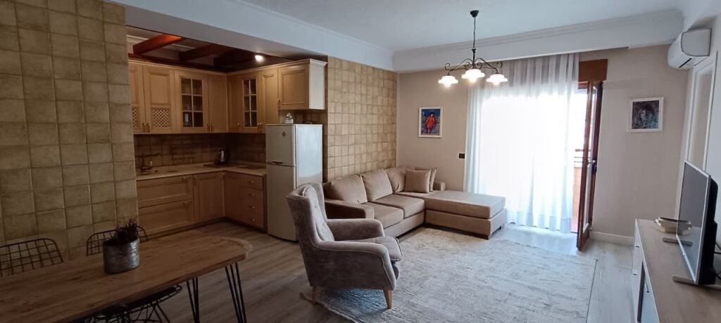 VENDIAMO DUE SUPER APPARTAMENTI 1+1 E MONOLOCALE NEL CENTRO AL 9° PIANO 112 M2