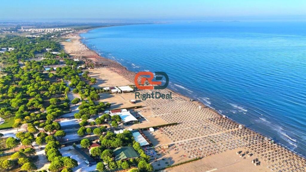 Nel Golfo di Lalëzit, Residenza Lura 1, Vendesi Duplex con Cortile Diviso in 2 Appartamenti 2+1 Perfetti per Investimento !
