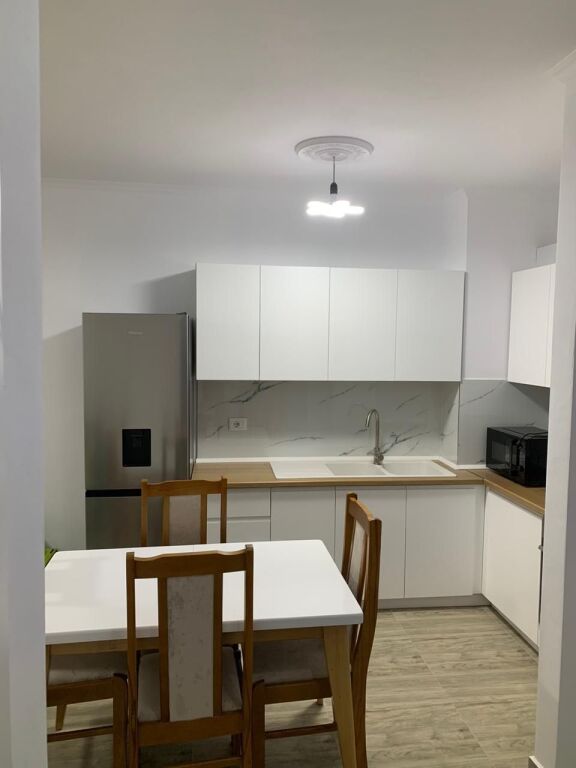 Apartment for rent plus parking at Golden Park 3