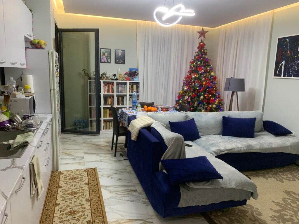 Shitet Apartament 2+1  Adresa : Porcelan Pran Tv Klan  Shitet Bosh pa mobilje  Kati 3  Siperfaqe 81.7 m2  Cmimi 155,000€